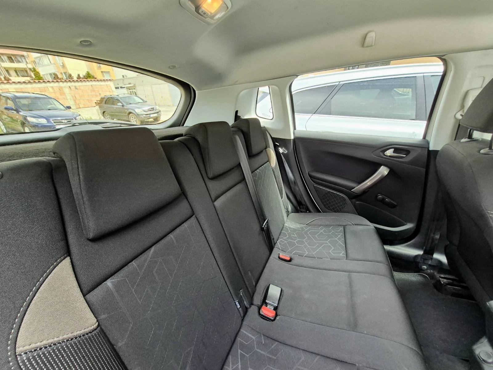 Peugeot 2008, снимка 13 - Автомобили и джипове - 55547038