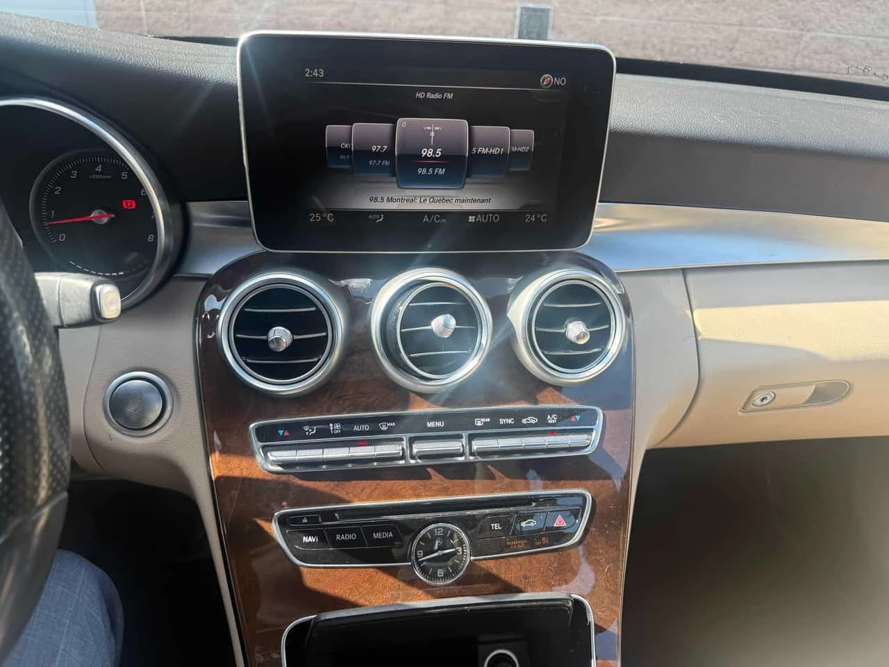 Mercedes-Benz C 300 * CARFAX * ОПЦИЯ ЗА ФИНАНСИРАНЕ, снимка 5 - Автомобили и джипове - 55777872