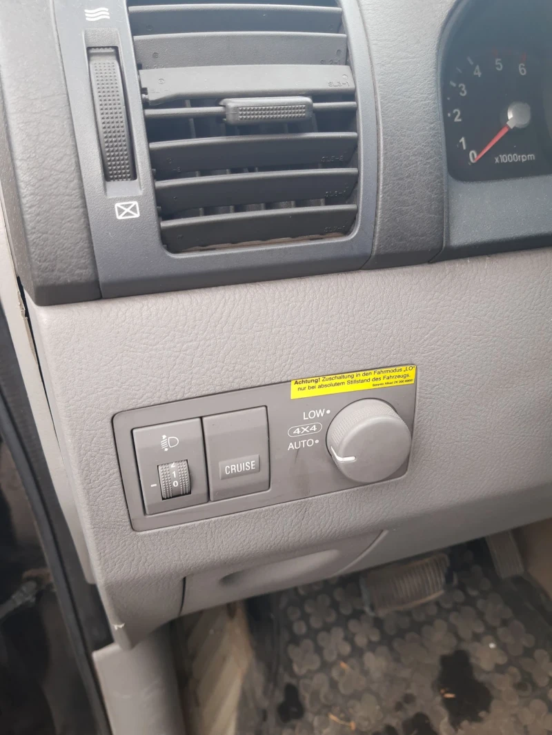 Kia Sorento 2.5 CRDI, снимка 6 - Автомобили и джипове - 52222223