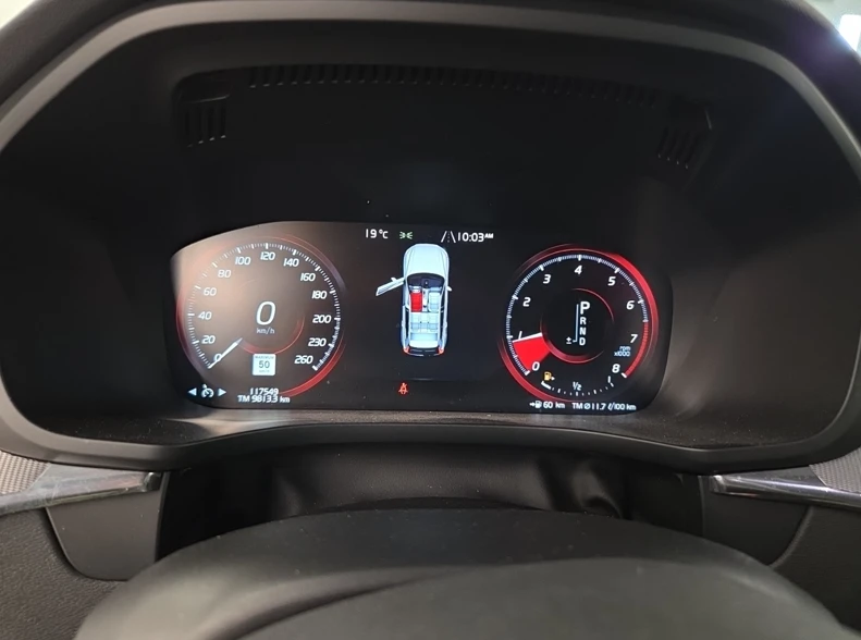 Volvo XC60 R-DESIGN T6 AWD CARFAX, снимка 7 - Автомобили и джипове - 54763637