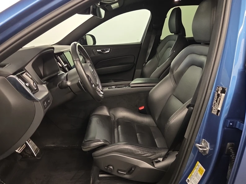 Volvo XC60 R-DESIGN T6 AWD CARFAX, снимка 8 - Автомобили и джипове - 54763637
