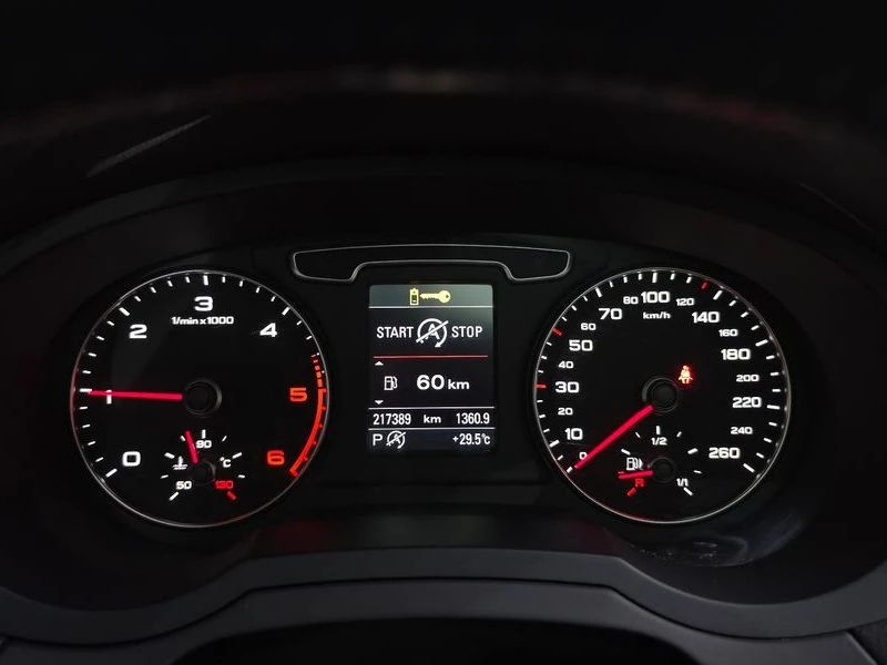 Audi Q3 * 2.0TDI* QUATTRO* ЦЕНАДОБГ!, снимка 8 - Автомобили и джипове - 55643202