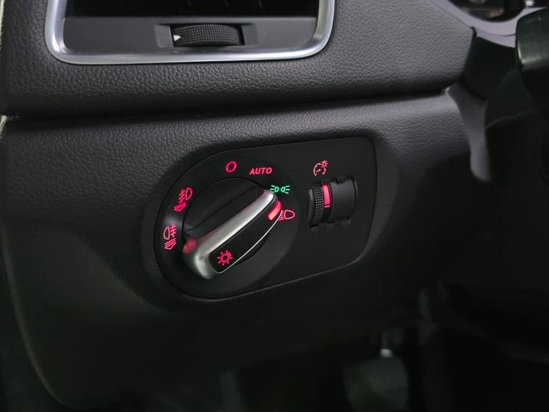 Audi Q3 * 2.0TDI* QUATTRO* ЦЕНАДОБГ!, снимка 17 - Автомобили и джипове - 55643202
