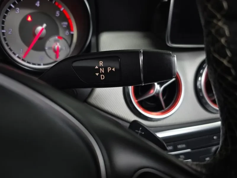 Mercedes-Benz GLA, снимка 9 - Автомобили и джипове - 56093656