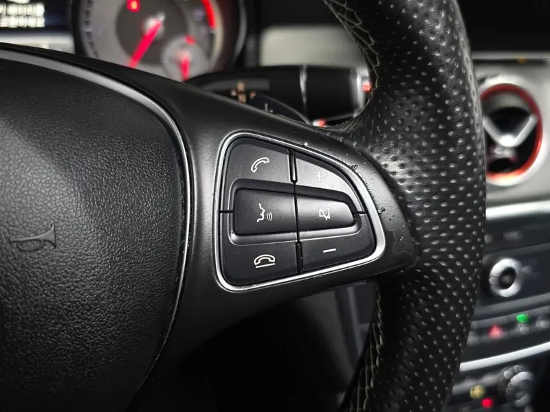 Mercedes-Benz GLA, снимка 15 - Автомобили и джипове - 56093656
