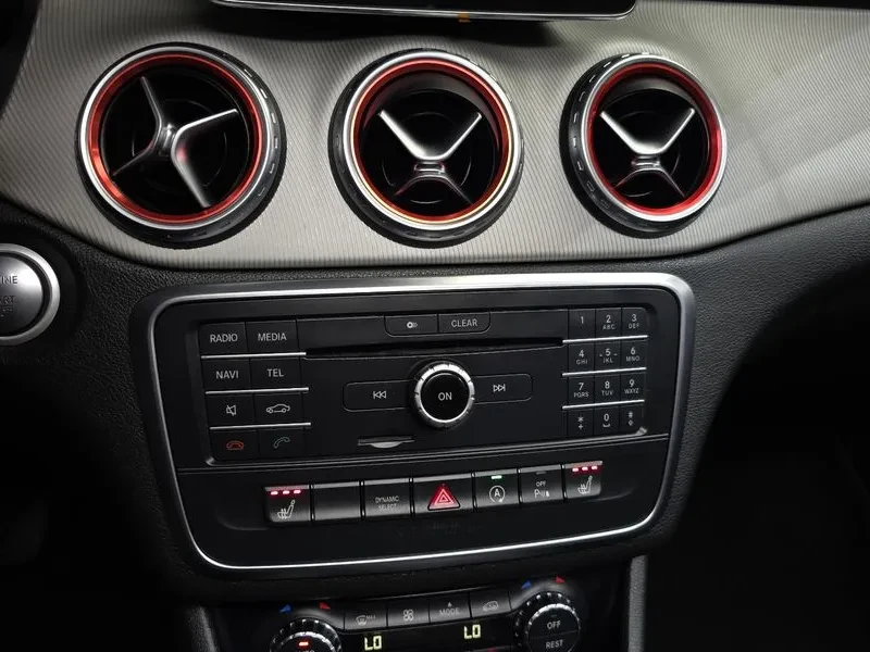 Mercedes-Benz GLA, снимка 16 - Автомобили и джипове - 56093656
