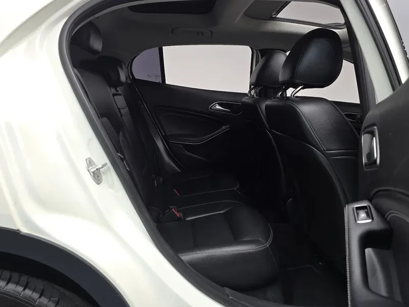 Mercedes-Benz GLA, снимка 12 - Автомобили и джипове - 56093656