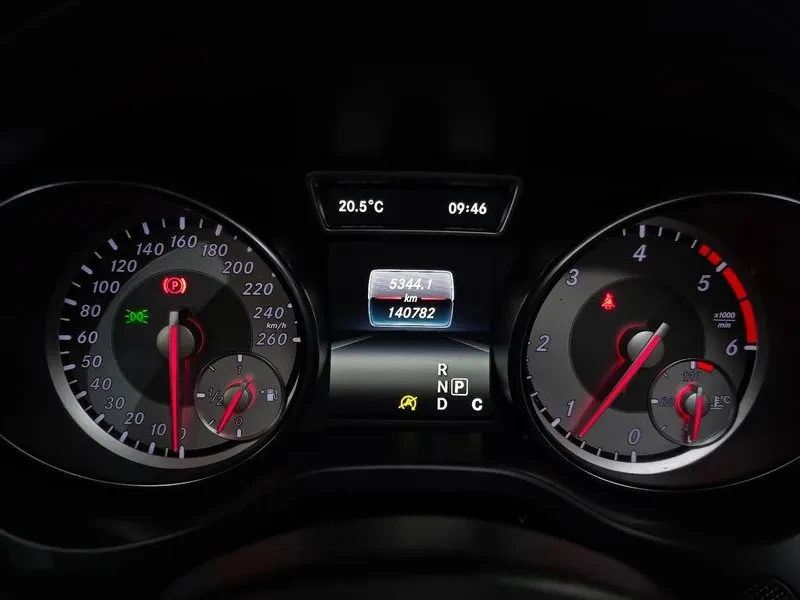 Mercedes-Benz GLA, снимка 8 - Автомобили и джипове - 56093656