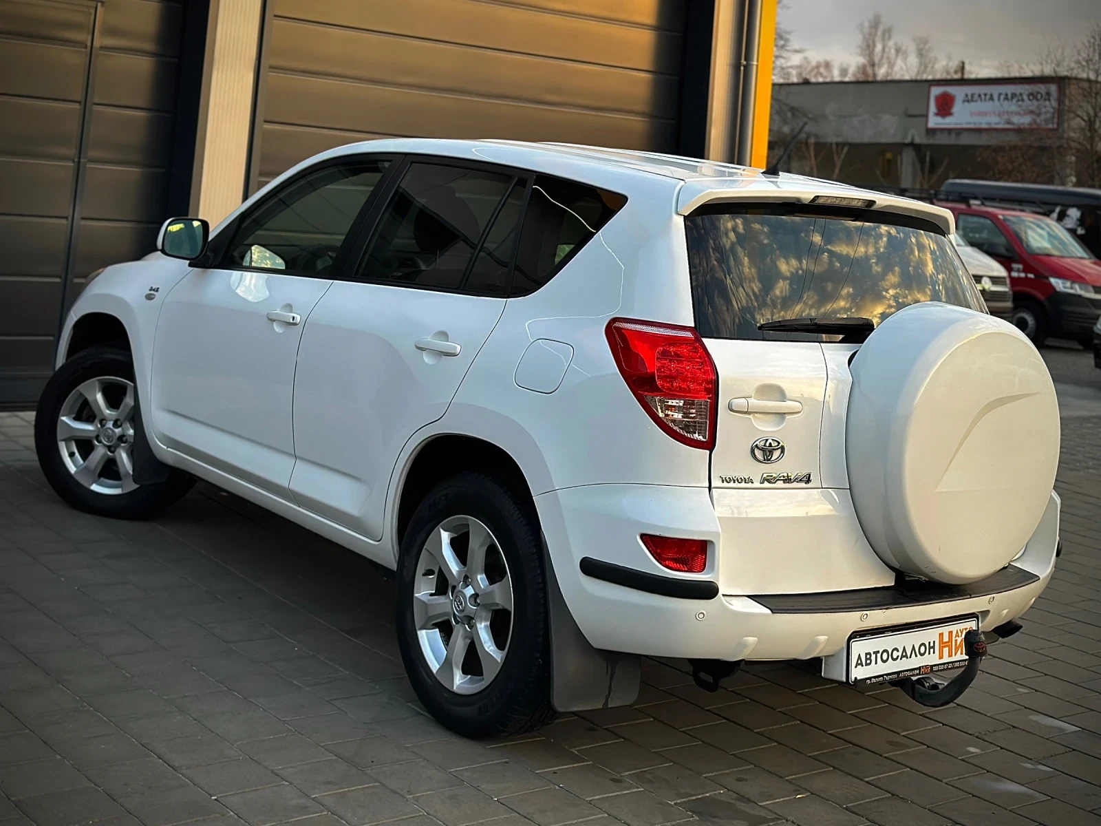 Toyota Rav4 2.2 D-4D * Кожа* Подгрев*  - изображение 4