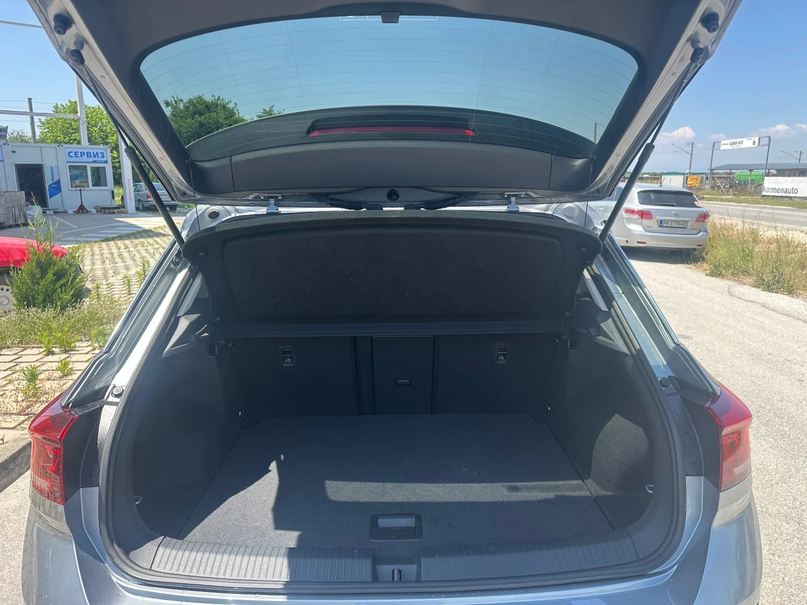 VW T-Roc 1.5 TSI DSG - изображение 10