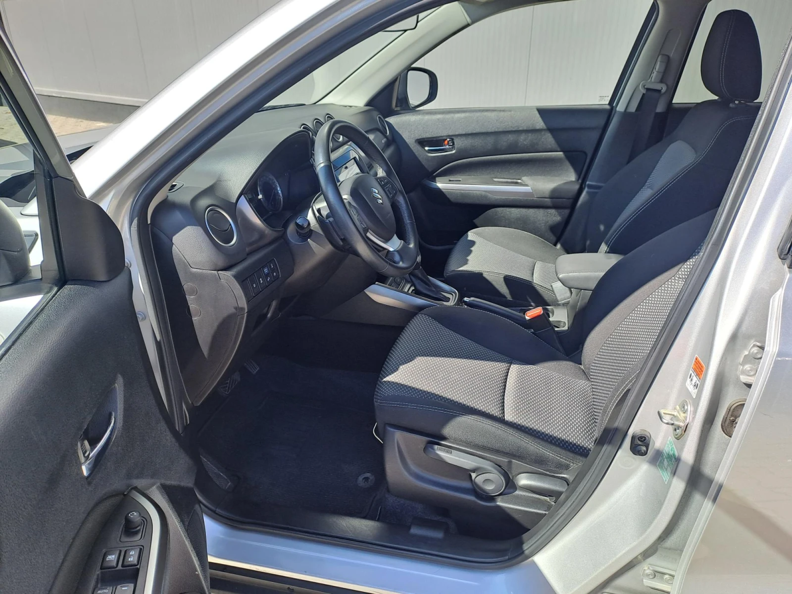 Suzuki Vitara 1.5 GL+ FULL HYBRID 4X4 AUTOMATIC AGS - изображение 9