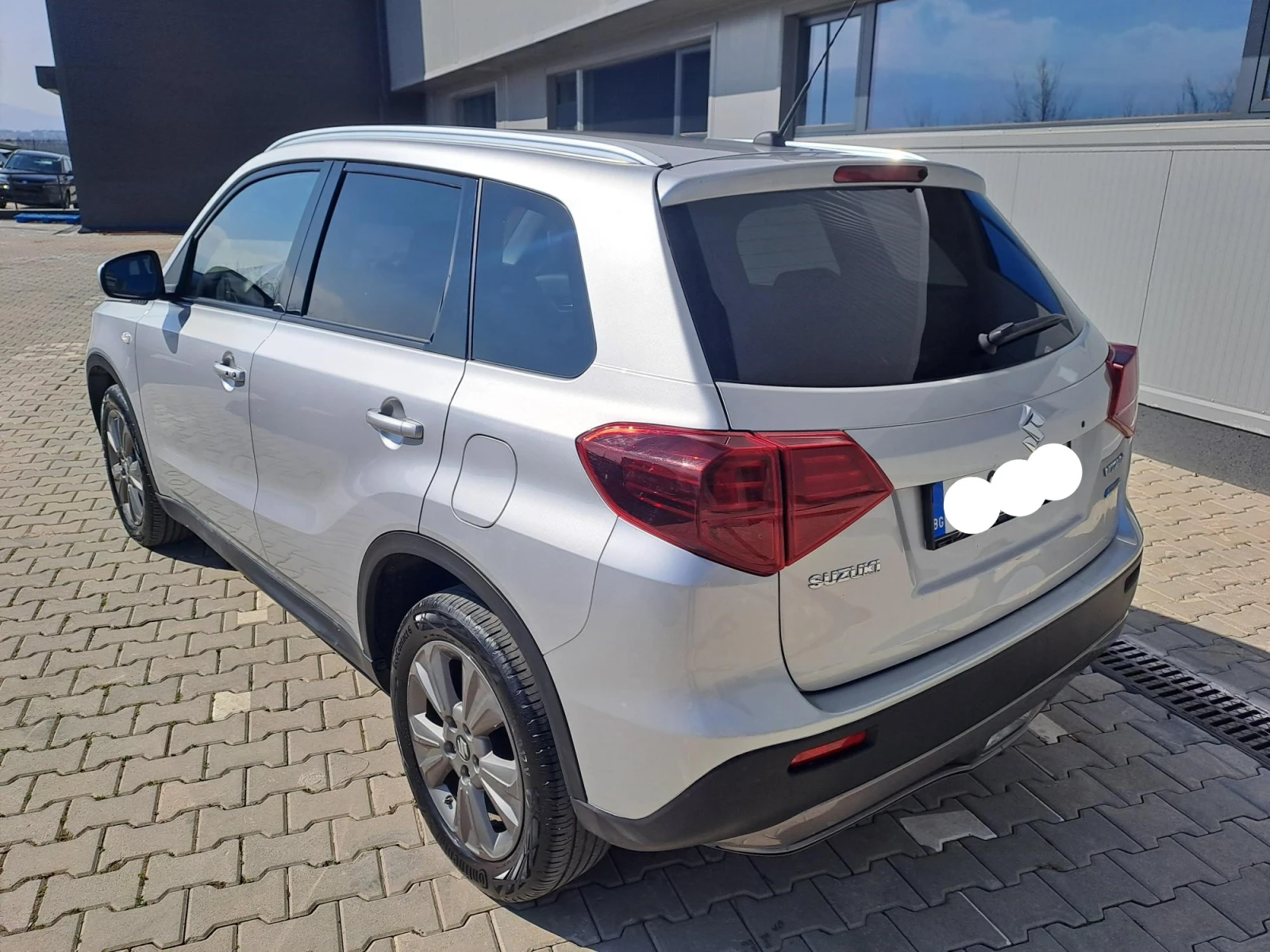 Suzuki Vitara 1.5 GL+ FULL HYBRID 4X4 AUTOMATIC AGS - изображение 6