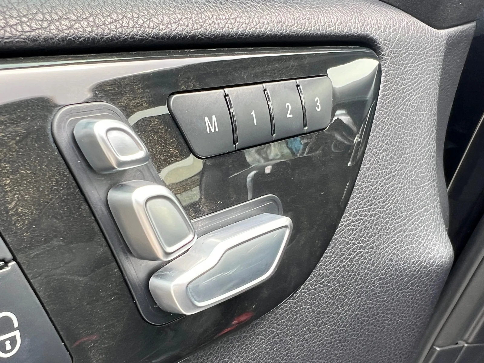 Mercedes-Benz GLE 43 AMG 4-MATIC, 9G, NIGHT PACK, снимка 12 - Автомобили и джипове - 54218551