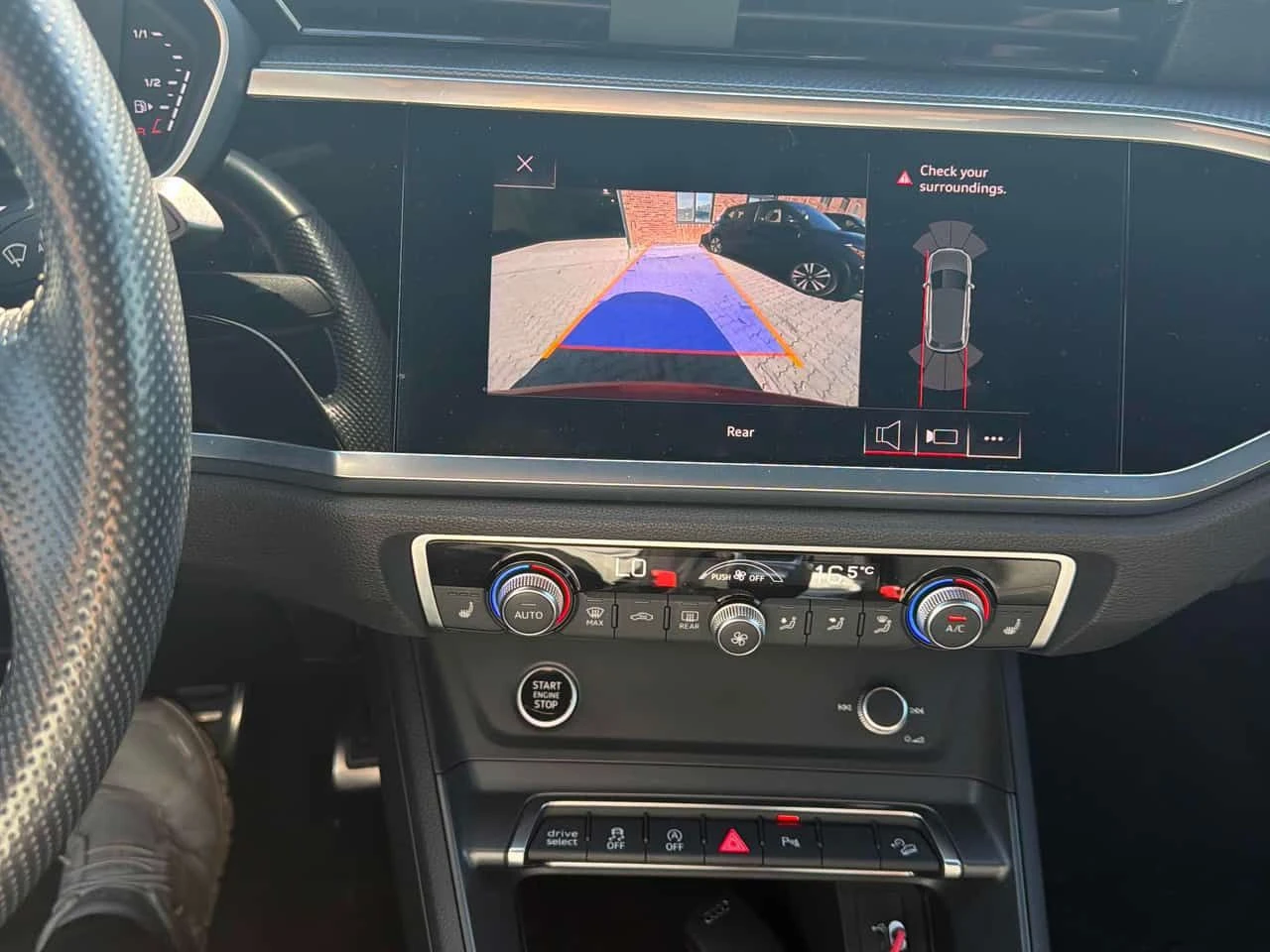 Audi Q3 Progressiv / CAMERA / ПАНОРАМА / ПОДГРЕВИ , снимка 9 - Автомобили и джипове - 54279483