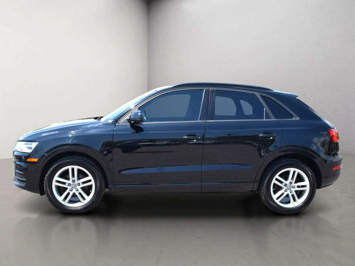 Audi Q3  АВТОКРЕДИТ * ГЛАВНО ПРЕДСТАВИТЕЛСТВО, снимка 8 - Автомобили и джипове - 55390148