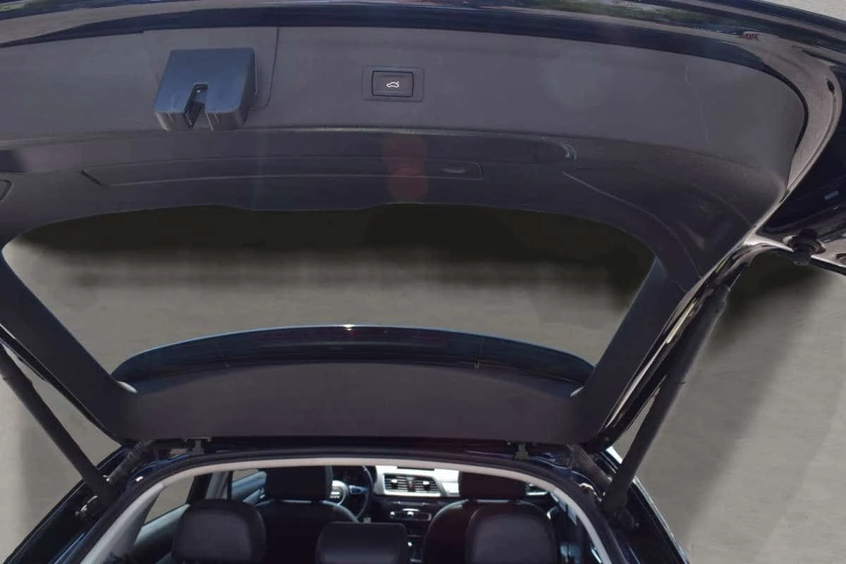 Audi Q3  АВТОКРЕДИТ * ГЛАВНО ПРЕДСТАВИТЕЛСТВО, снимка 17 - Автомобили и джипове - 55390148