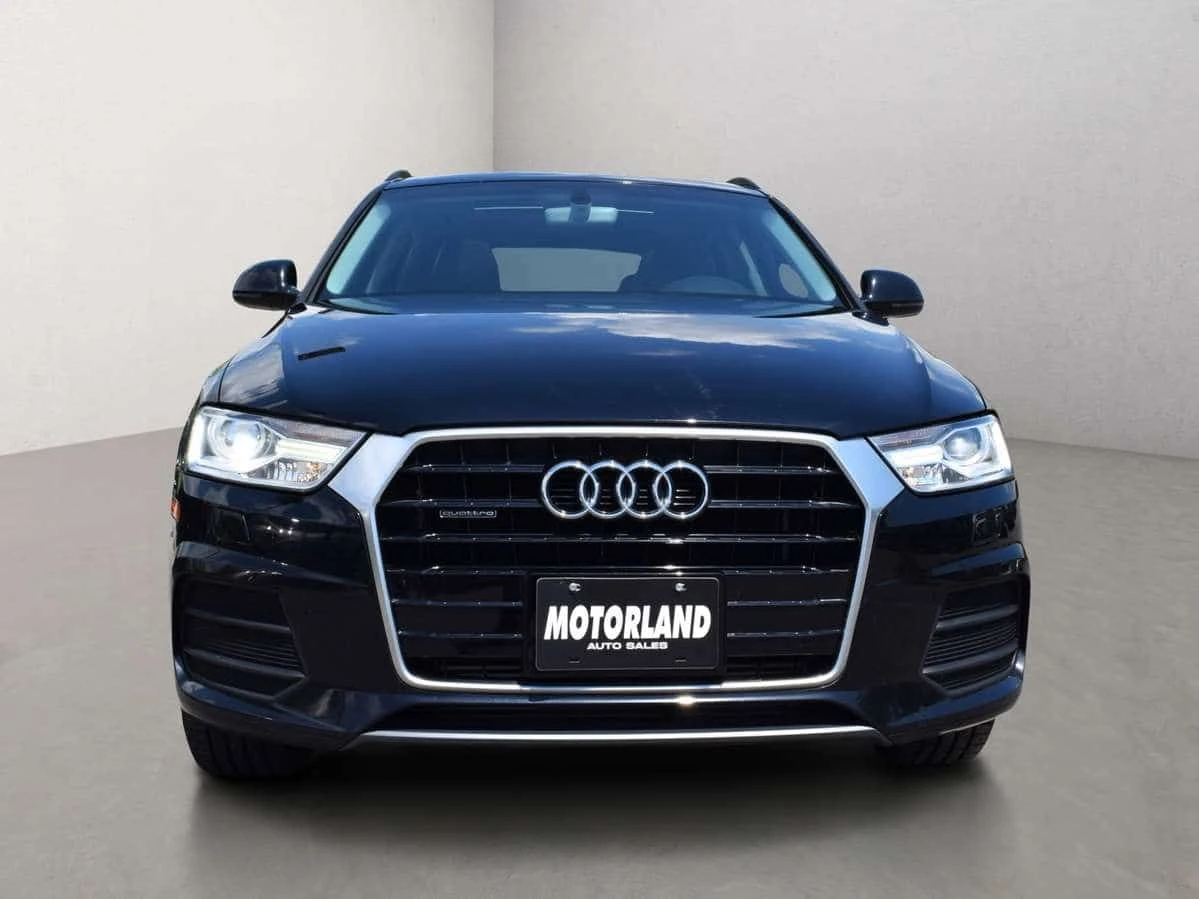 Audi Q3  АВТОКРЕДИТ * ГЛАВНО ПРЕДСТАВИТЕЛСТВО, снимка 2 - Автомобили и джипове - 55390148