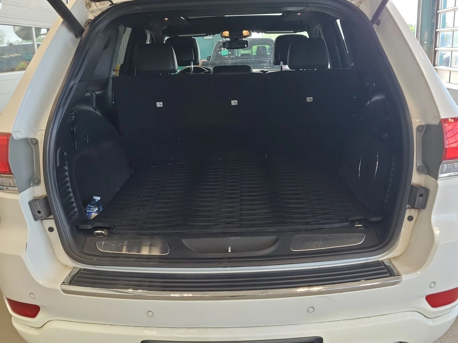 Jeep Grand cherokee * OVERLAND * АВТОКРЕДИТ БЕЗ ПЪРВОНАЧАЛНА ВНОСКА* , снимка 13 - Автомобили и джипове - 55693172