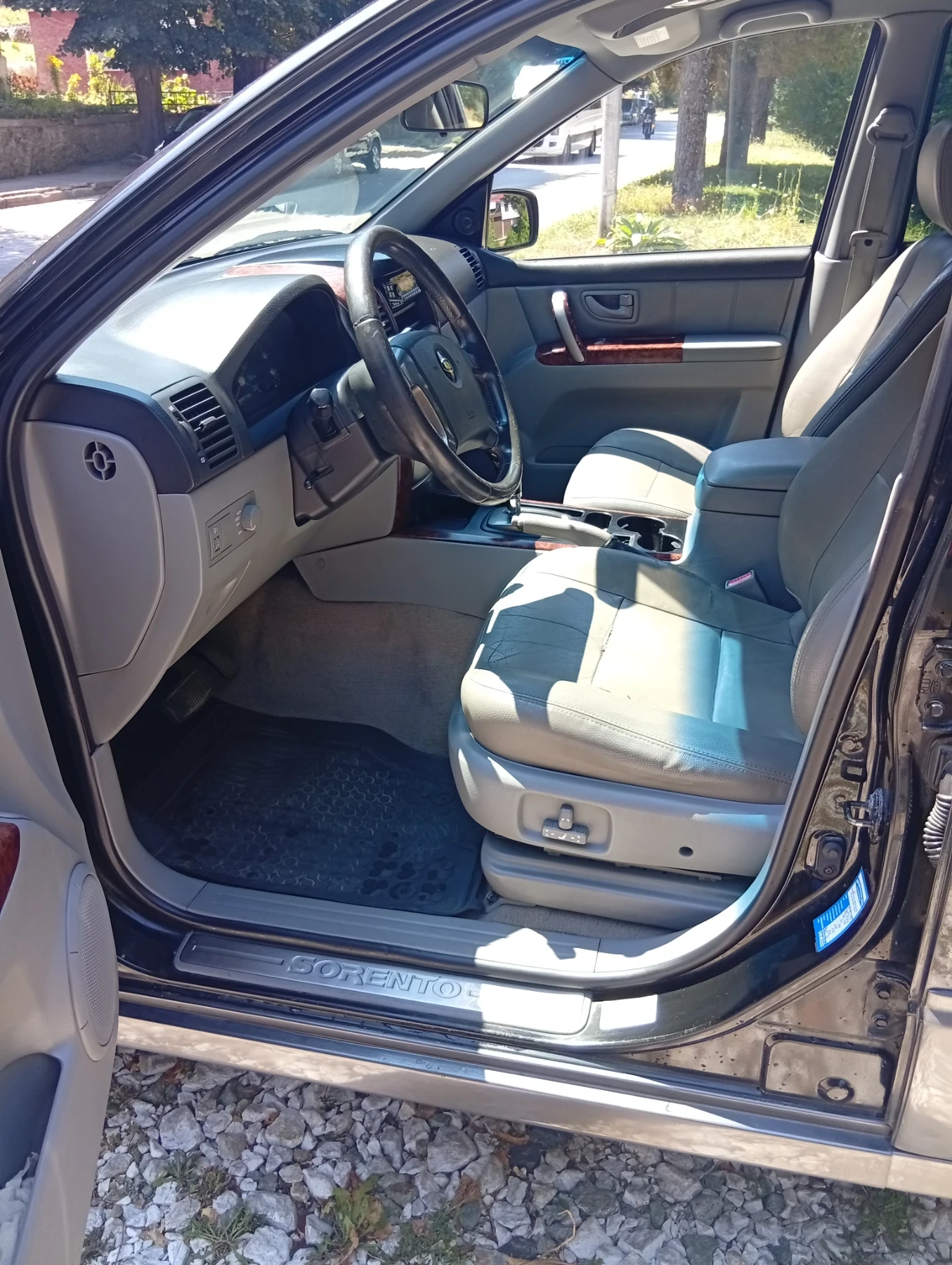 Kia Sorento 2.5 CRDI, снимка 3 - Автомобили и джипове - 55704476
