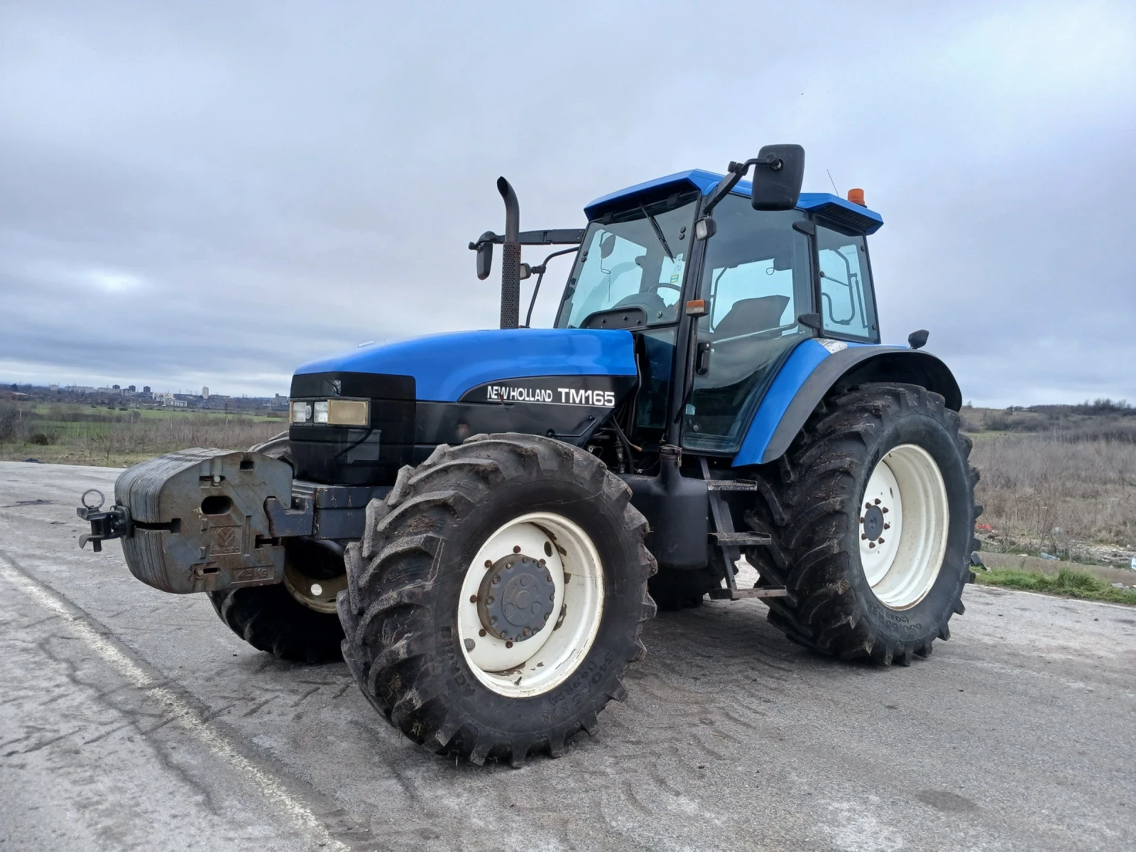 Трактор New Holland ТМ165