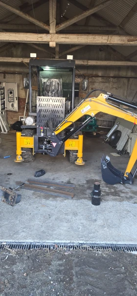 Багер Друга марка Комбиниран мини багер - изображение 1