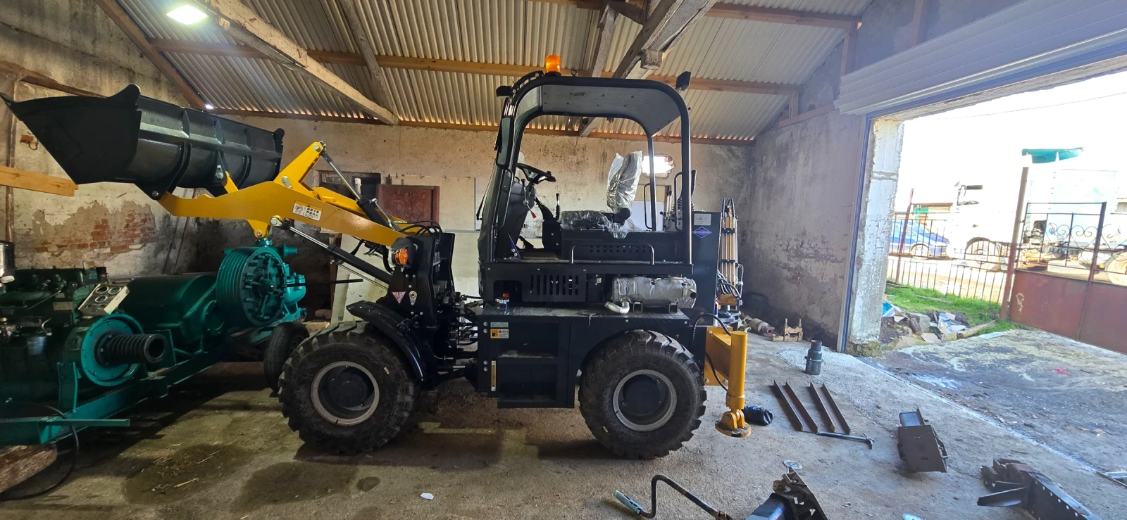 Багер Друга марка Комбиниран мини багер - изображение 2