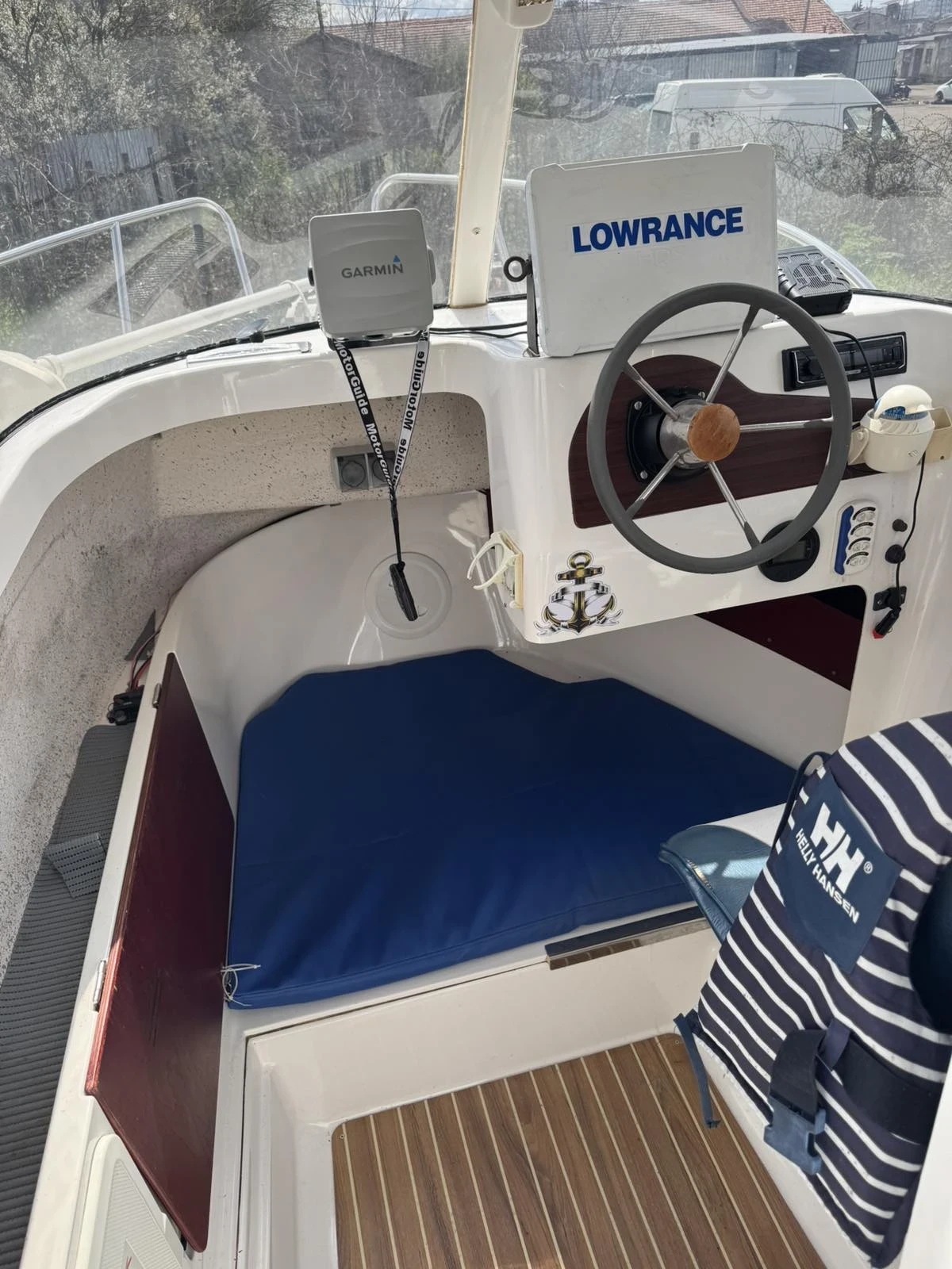 Моторна яхта Quicksilver 500, снимка 4 - Воден транспорт - 53950814