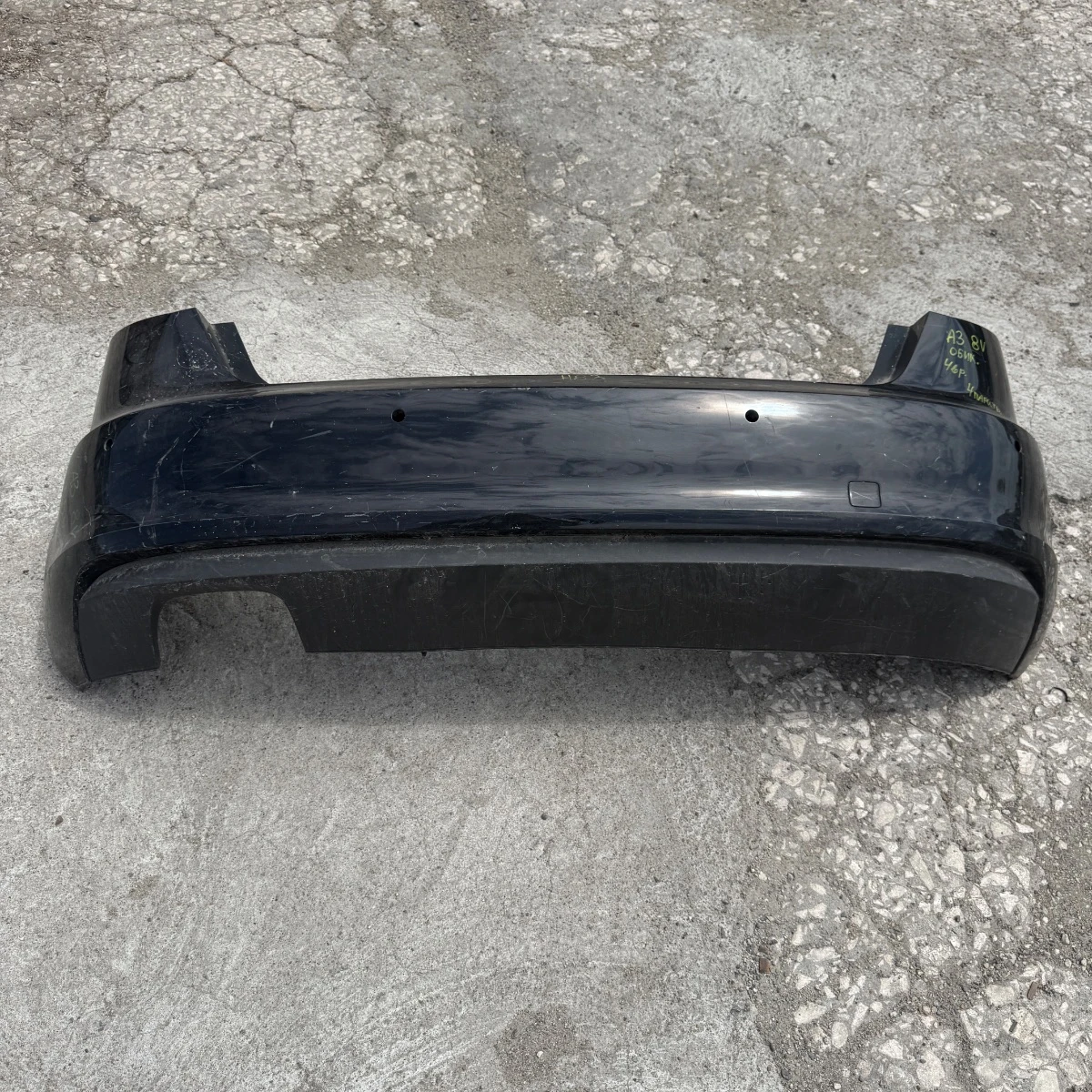 Задна броня за Audi A3 8V 4 врати с 4 парктроника 8V4807511 ном 83 8V4807511-83-