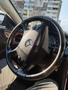 Mercedes-Benz CLS 500 V8 | AMG Package | Бордо салон | Стъклопакет | LPG, снимка 12