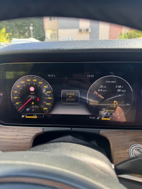 Mercedes-Benz E 300 4 matic, снимка 11