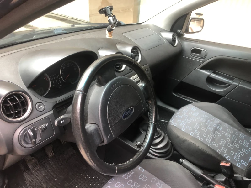 Ford Fiesta, снимка 6 - Автомобили и джипове - 47532281