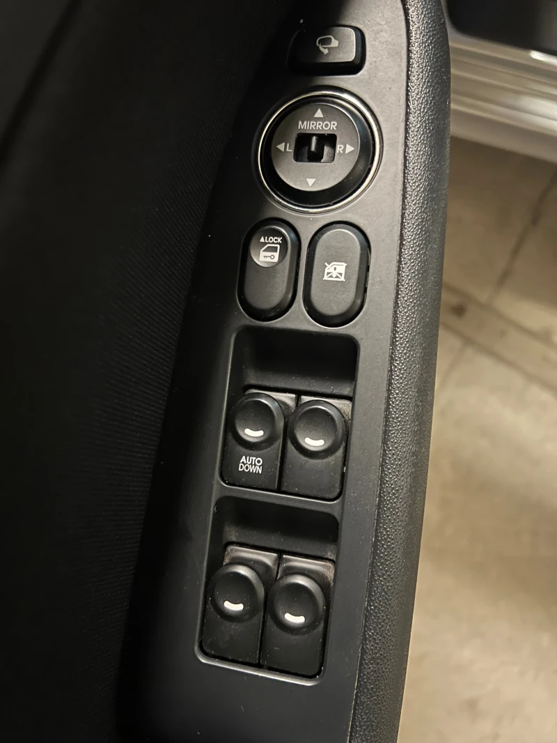 Hyundai I30 1.4i ФЕЙСЛИФТ на 76 000 км, снимка 12 - Автомобили и джипове - 52435317