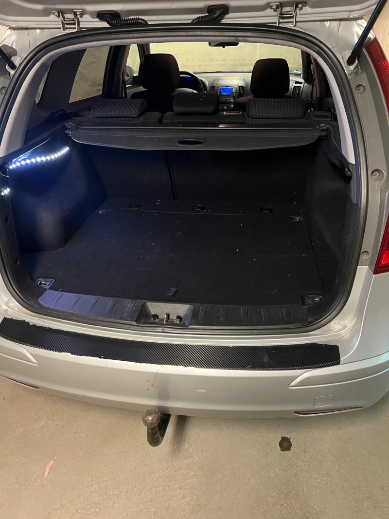 Hyundai I30 1.4i ФЕЙСЛИФТ на 76 000 км, снимка 14 - Автомобили и джипове - 52435317