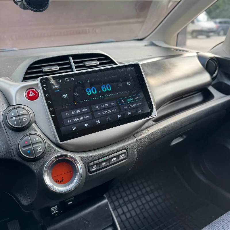 Honda Jazz 1.4 Facelift, снимка 16 - Автомобили и джипове - 52865901