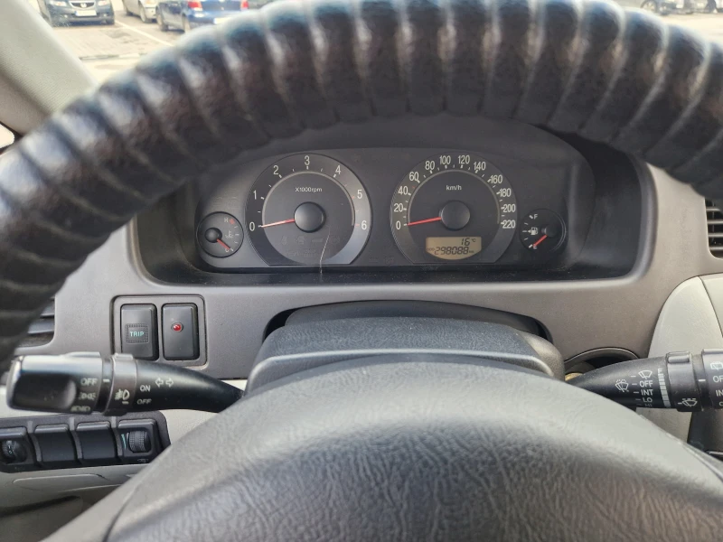 Hyundai Trajet 2.0 CRDI, снимка 10 - Автомобили и джипове - 53397711