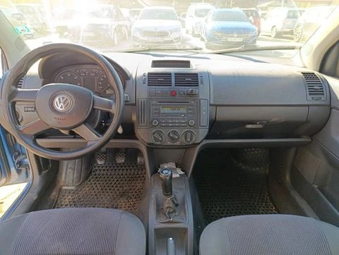 VW Polo, снимка 7 - Автомобили и джипове - 48005396