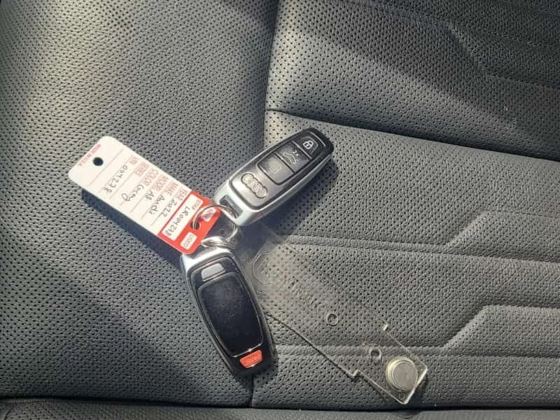 Audi A8 * CARFAX * S LINE * 2 КЛЮЧА * ОБДУХВАНЕ, снимка 7 - Автомобили и джипове - 54320830