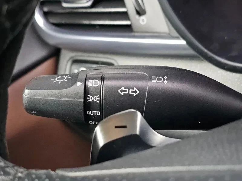 Kia K5, снимка 16 - Автомобили и джипове - 56706561