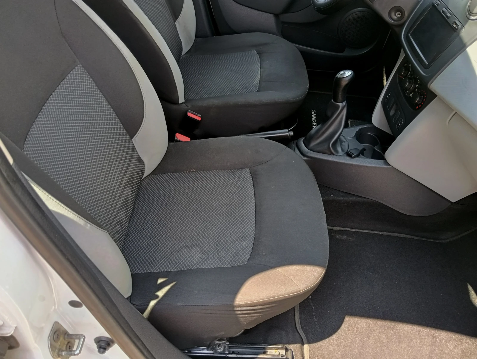 Dacia Sandero 1.5 DCI - изображение 10
