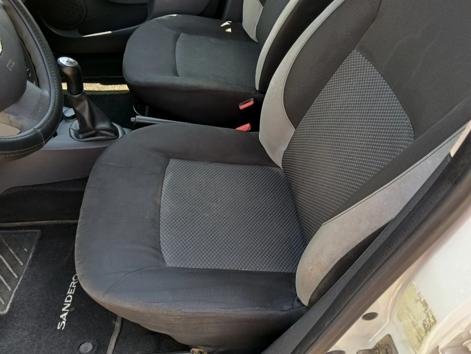 Dacia Sandero 1.5 DCI - изображение 9