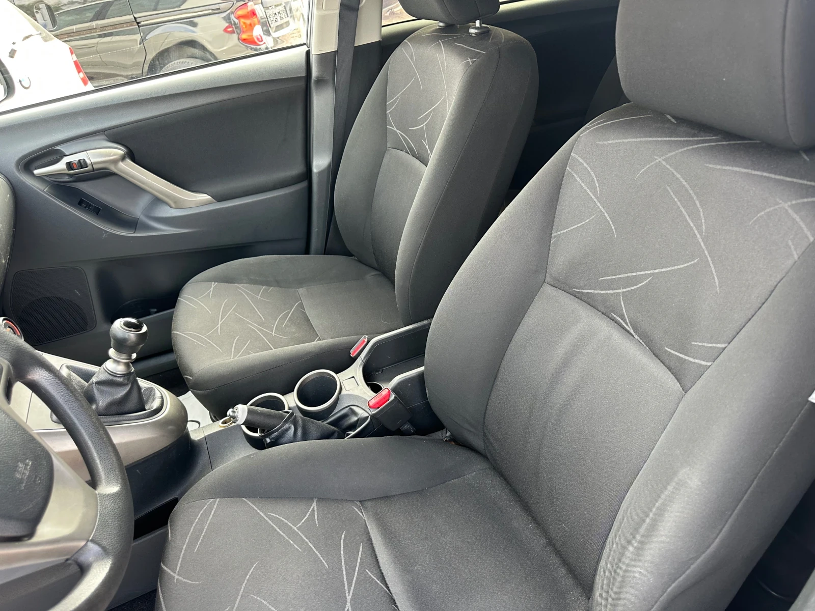 Toyota Verso 2.0 D4D 7-МЕСТЕН - изображение 9