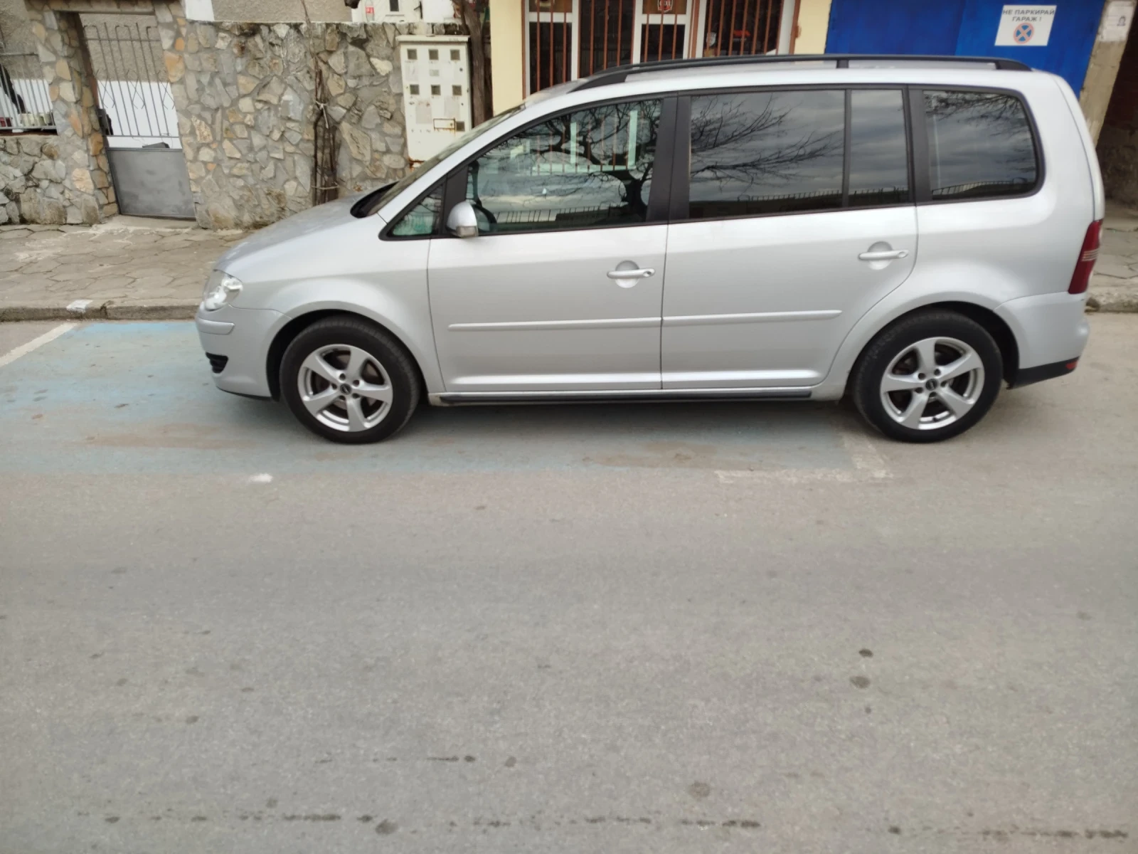 VW Touran Touran, снимка 6 - Автомобили и джипове - 54173014