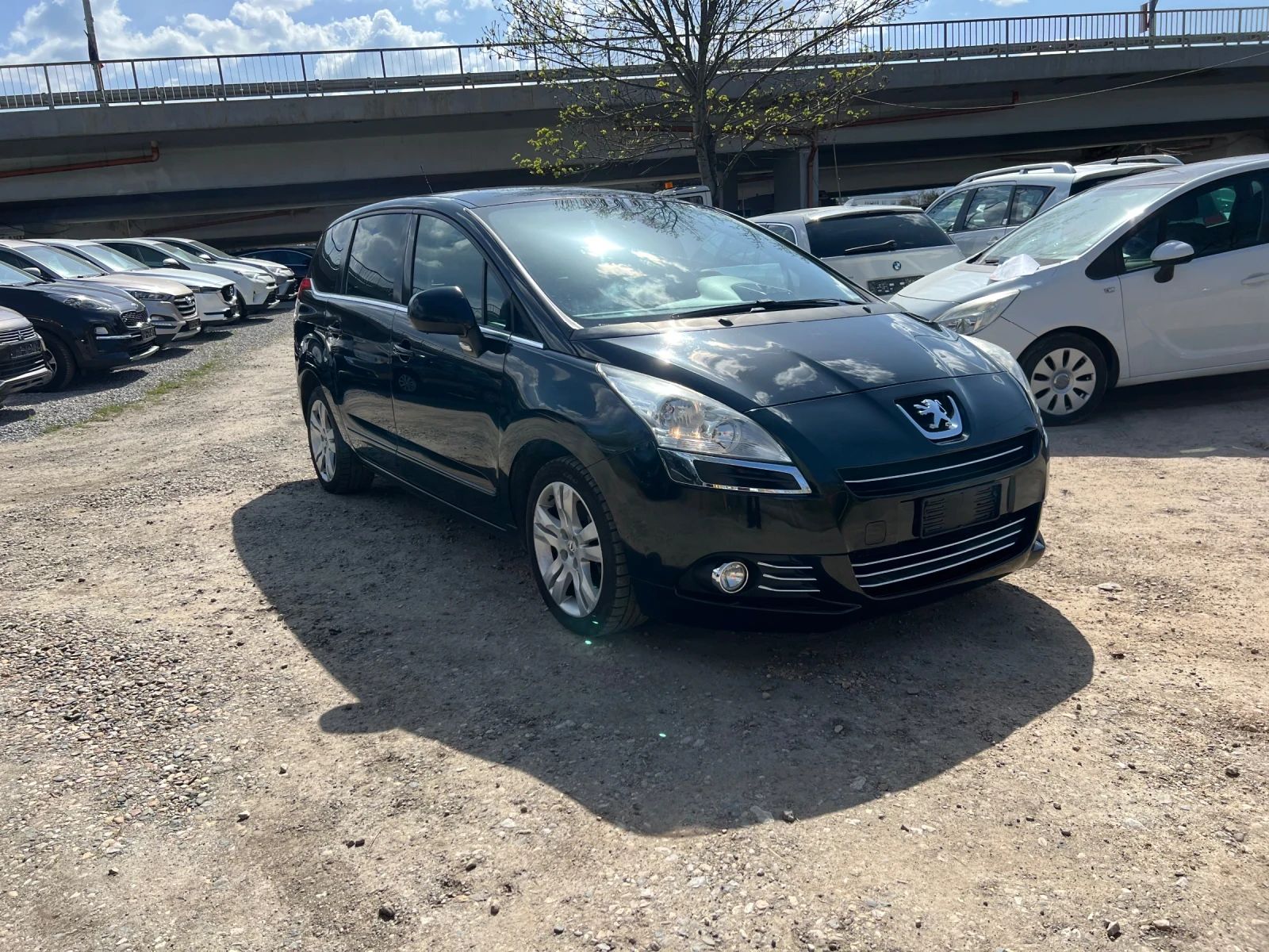 Peugeot 5008 2.0 HDI150кн, 7 места, сервизна книжка, DVD, снимка 5 - Автомобили и джипове - 54246654