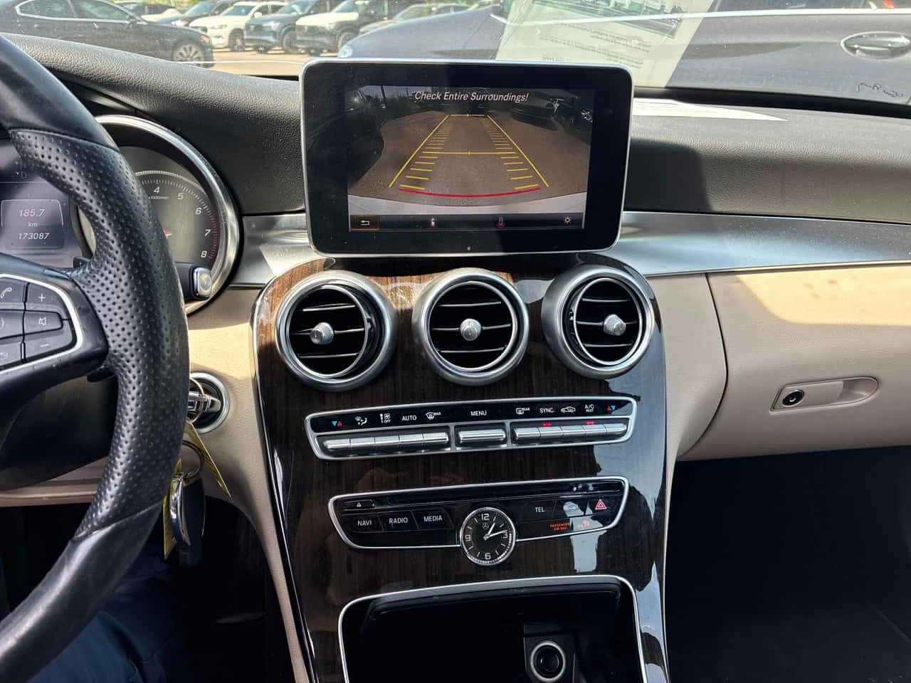 Mercedes-Benz C 300 4MATIC/ПАНОРАМА/ПОДГРЕВИ/ВТОРИ ГУМИ И ДЖАНТИ, снимка 9 - Автомобили и джипове - 54759419