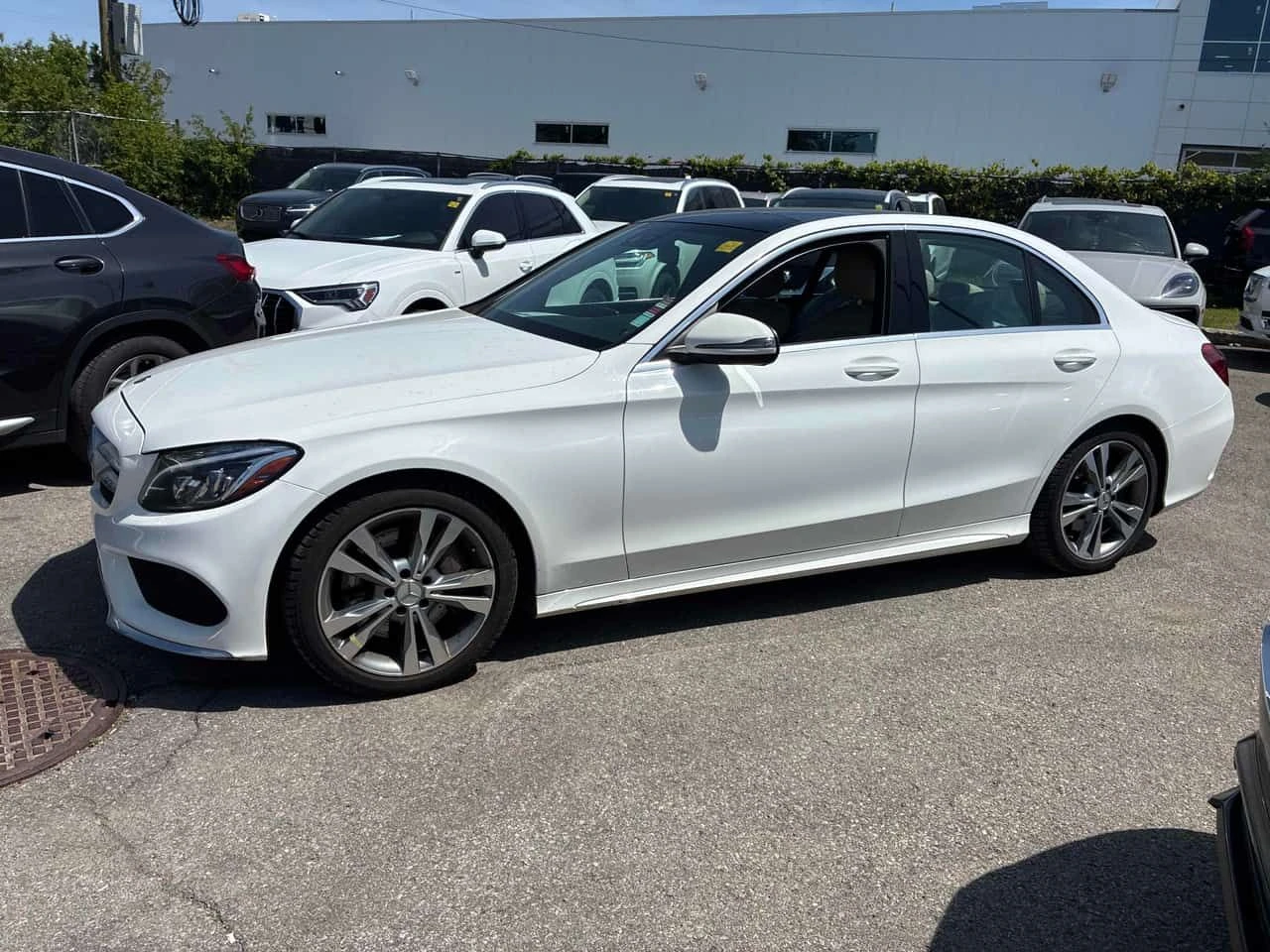 Mercedes-Benz C 300 4MATIC/ПАНОРАМА/ПОДГРЕВИ/ВТОРИ ГУМИ И ДЖАНТИ, снимка 3 - Автомобили и джипове - 54759419