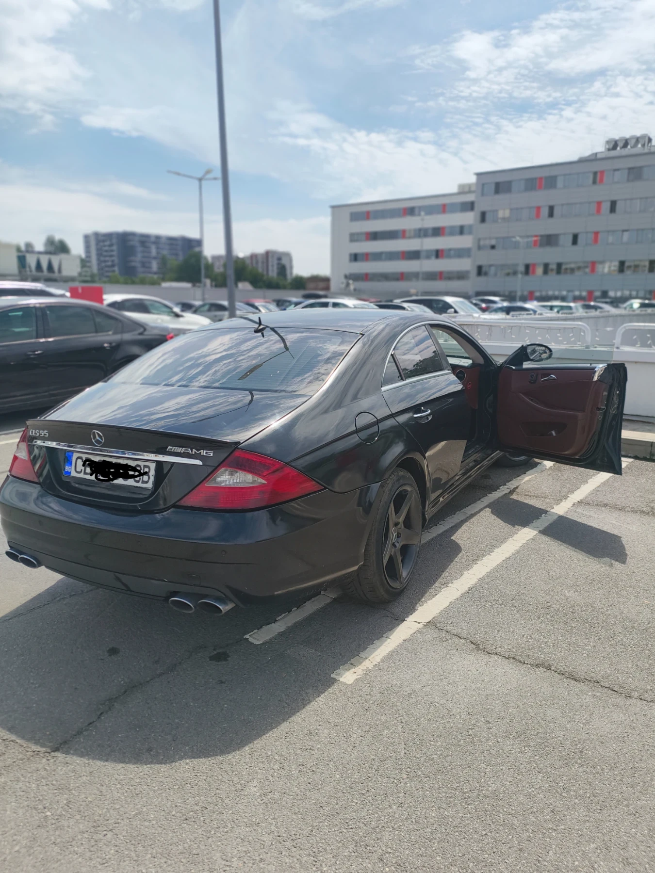 Mercedes-Benz CLS 500 V8 | AMG Package | Бордо салон | Стъклопакет | LPG, снимка 4 - Автомобили и джипове - 55169431