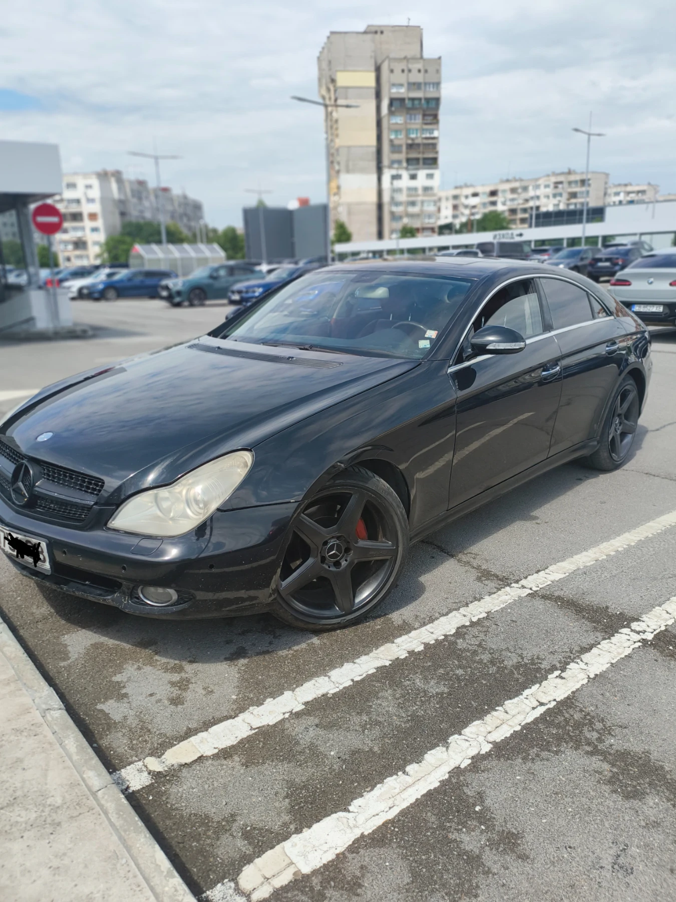 Mercedes-Benz CLS 500 V8 | AMG Package | Бордо салон | Стъклопакет | LPG, снимка 8 - Автомобили и джипове - 55169431