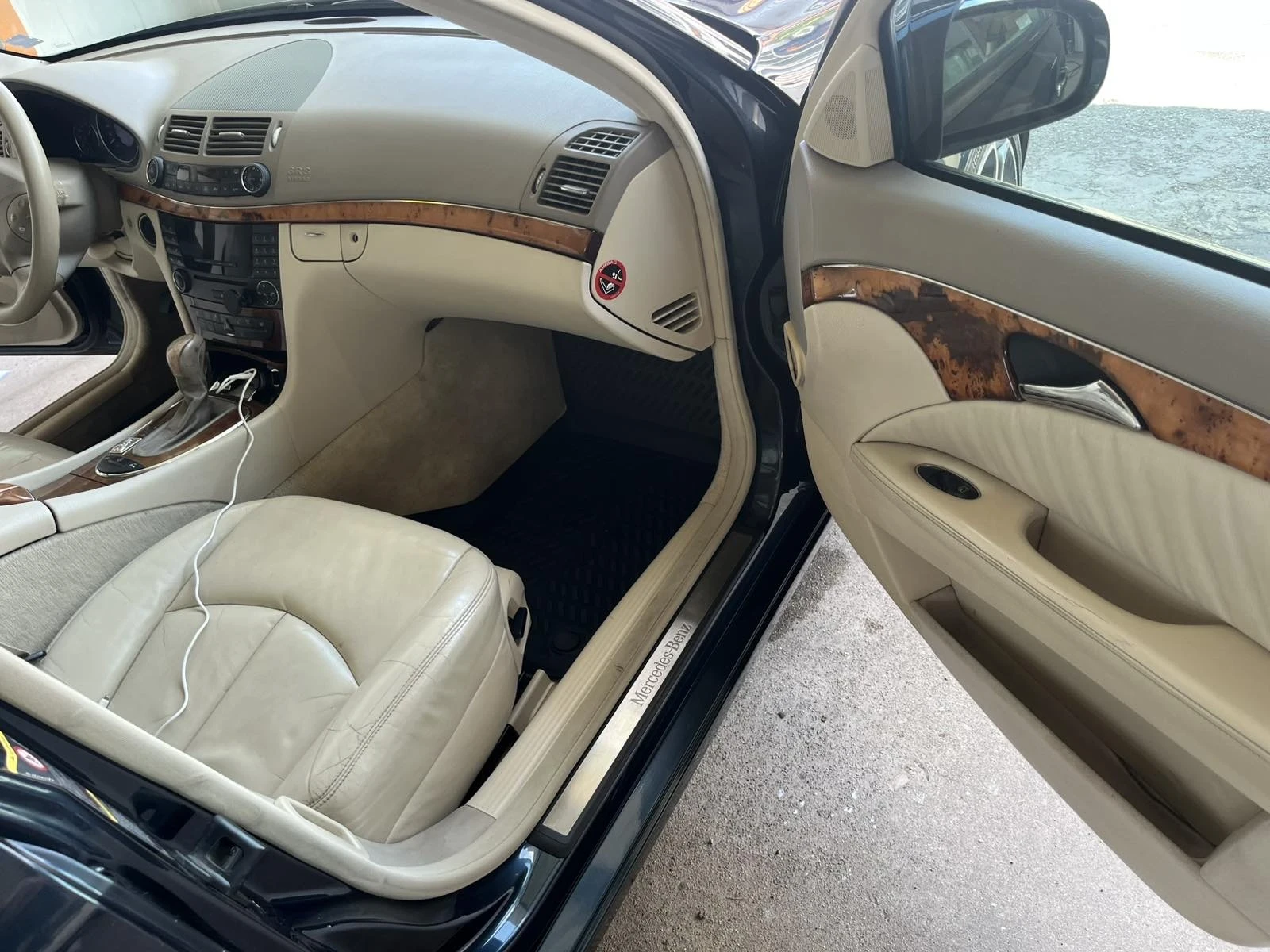 Mercedes-Benz E 500, снимка 11 - Автомобили и джипове - 55386554