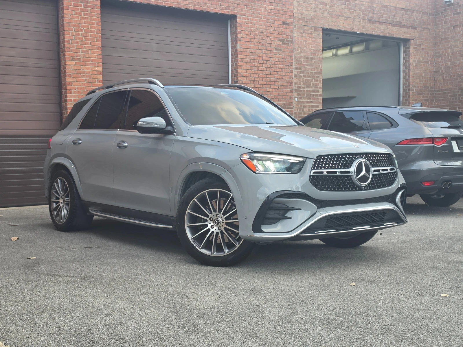 Mercedes-Benz GLE 450 AMG * Alpine Gray * НАЛИЧНА, снимка 6 - Автомобили и джипове - 55871943