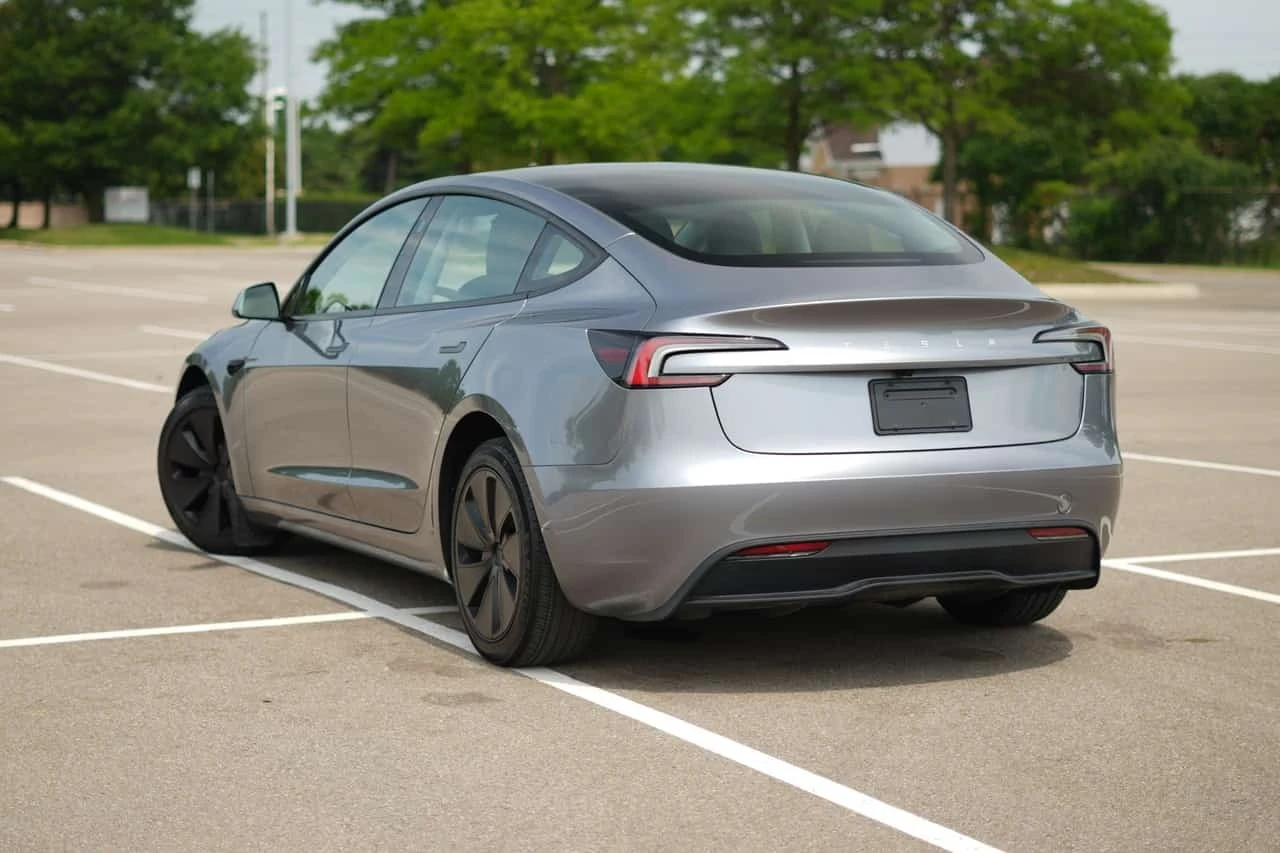 Tesla Model 3 * RWD * CARFAX * ��� ������������ ������ | Mobile.bg � ����������� 10